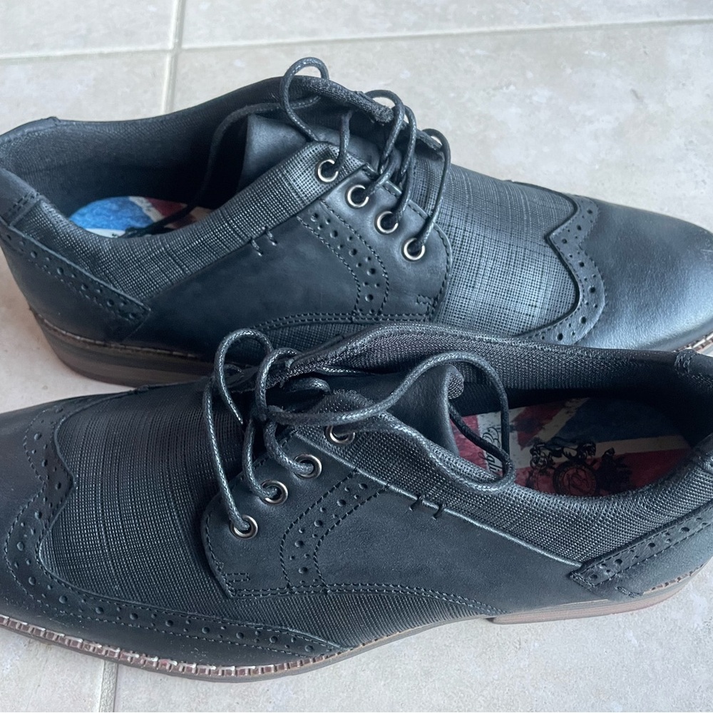 English Laundry Black Oxford Shoes - Picture 3 of 9